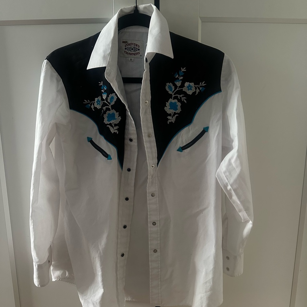 COUNTRY CHARMERS Panhandle Slim Western Shirt with Blue Floral Embroidery